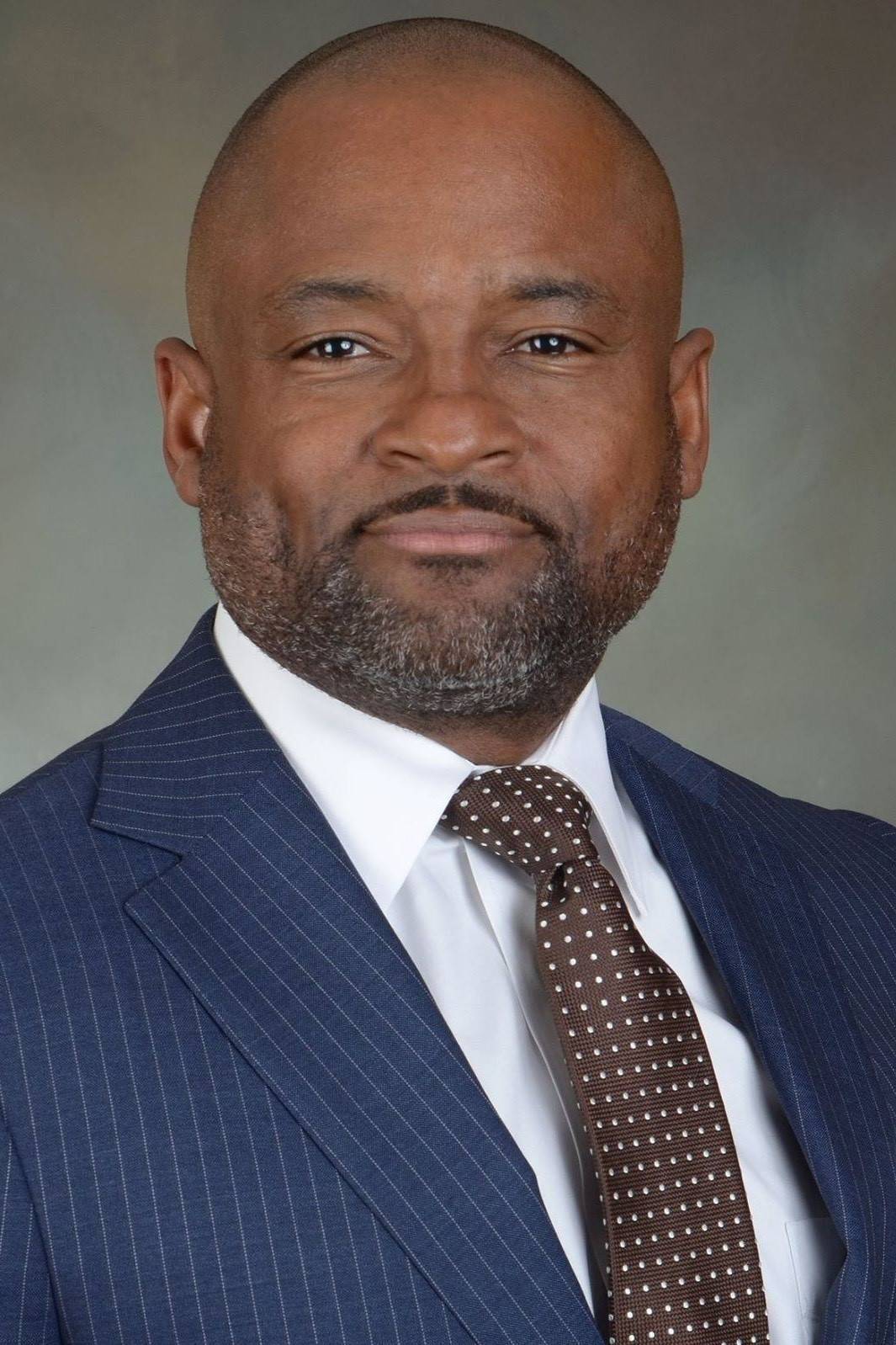 Headshot of Dr. Truss